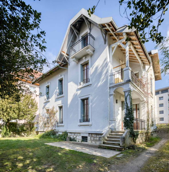 Vente Maison Annecy 10 Pièces 307 m²