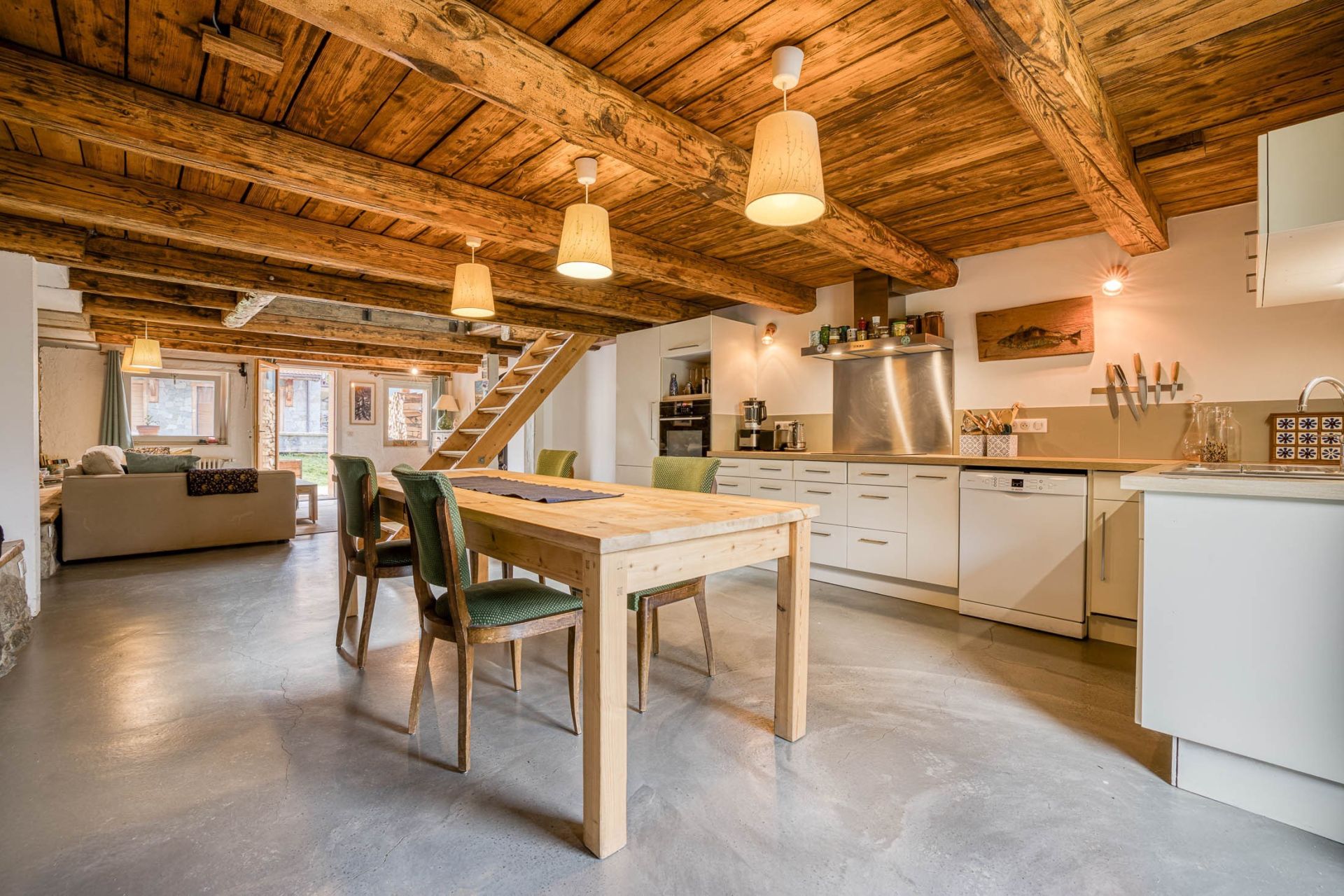 apartment 4 Rooms for sale on MANIGOD (74230)