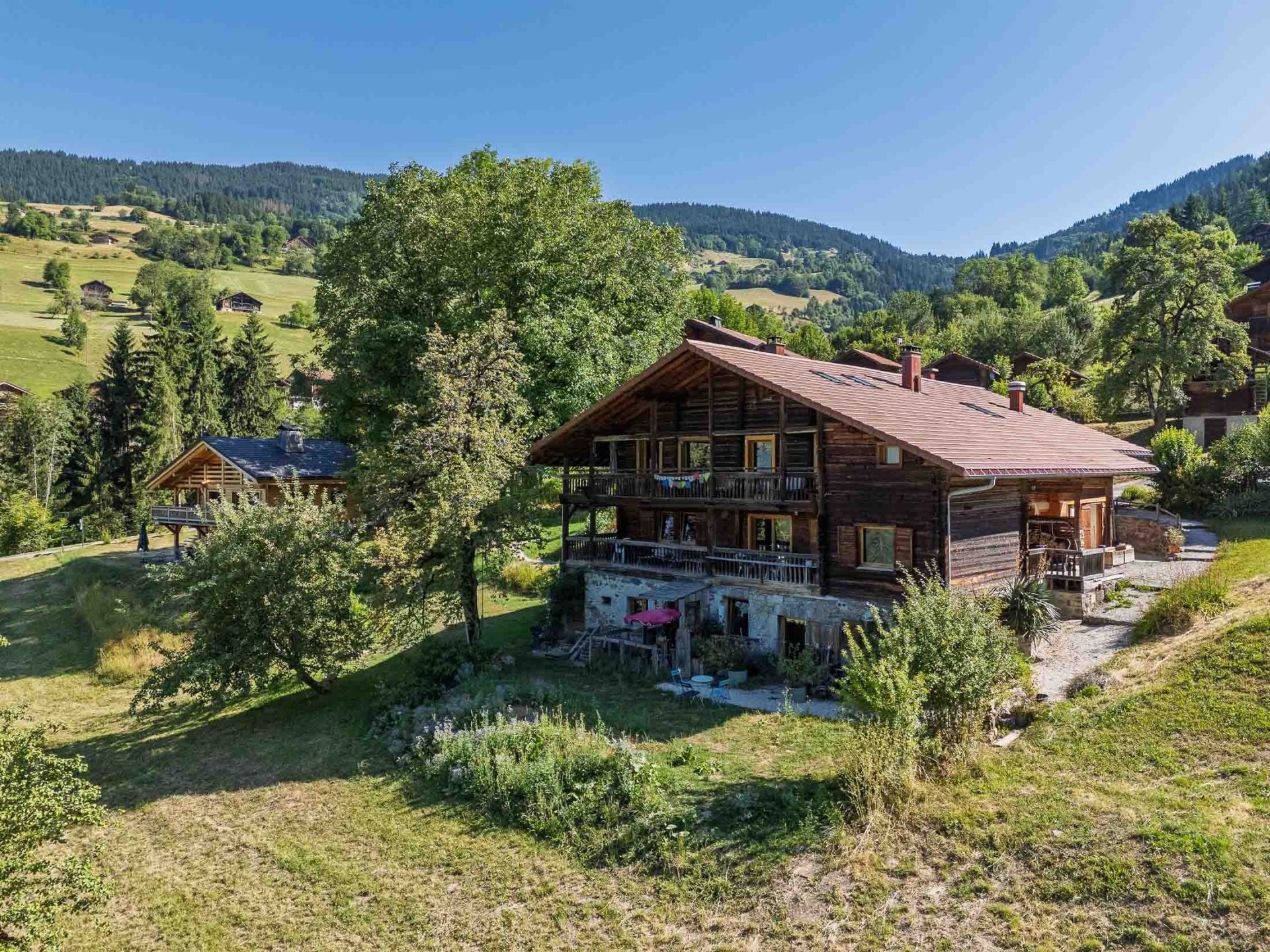 apartment 4 Rooms for sale on MANIGOD (74230)