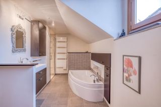 apartment 7 Rooms for sale on ANNECY (74000)