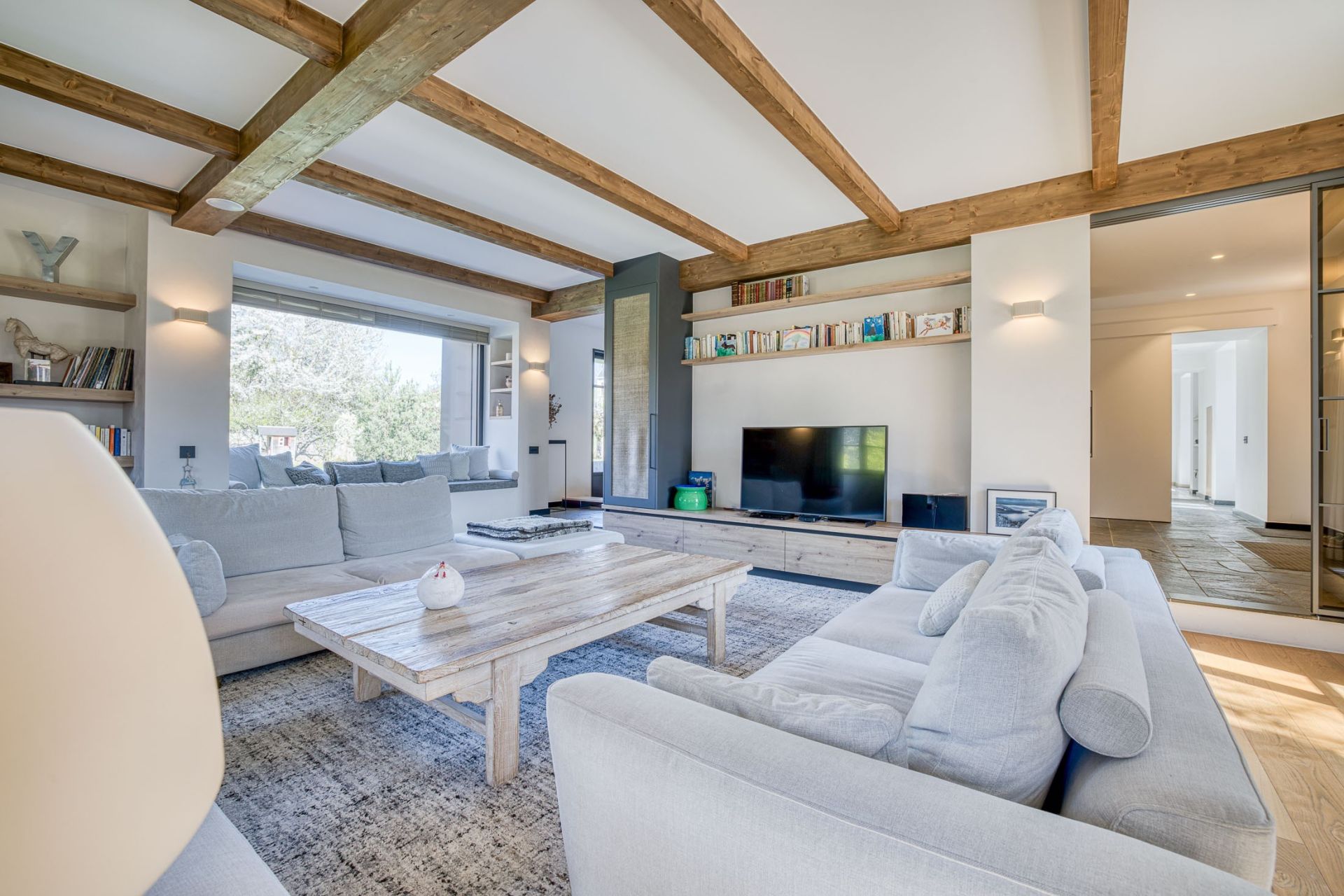 house 8 Rooms for sale on ST JORIOZ (74410)