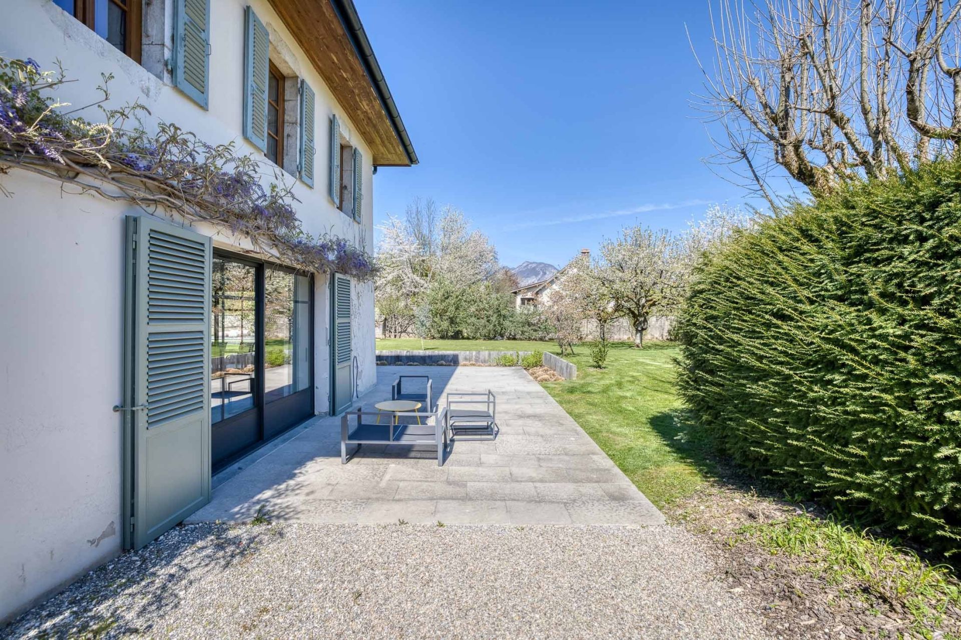 house 8 Rooms for sale on ST JORIOZ (74410)