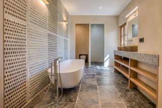 house 8 Rooms for sale on ST JORIOZ (74410)