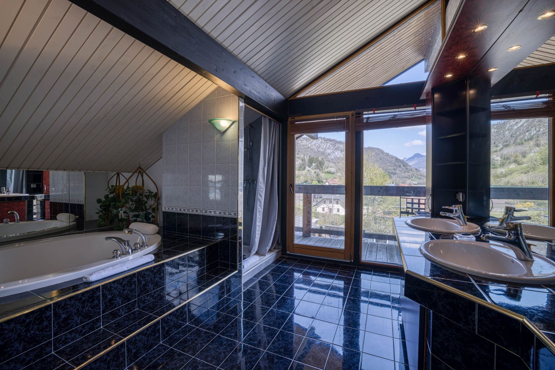 maison 9 Pièces en vente sur DOUSSARD (74210)