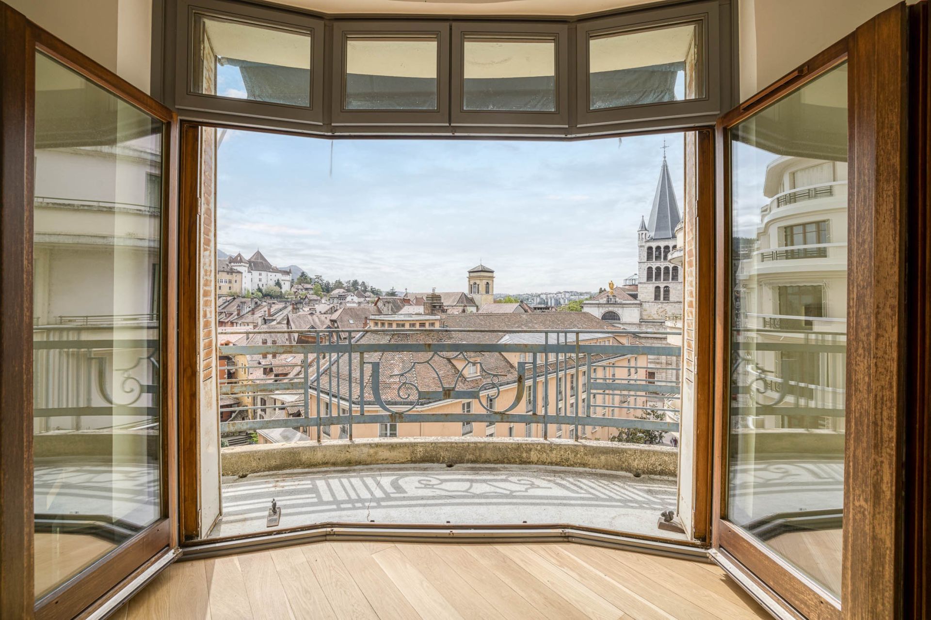 apartment 4 Rooms for sale on ANNECY (74000)