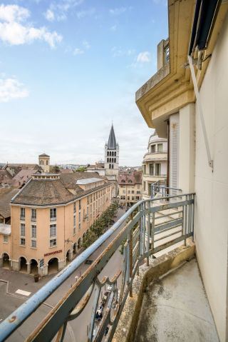 apartment 4 Rooms for sale on ANNECY (74000)