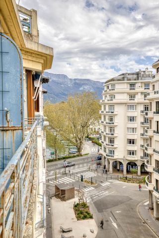 apartment 4 Rooms for sale on ANNECY (74000)