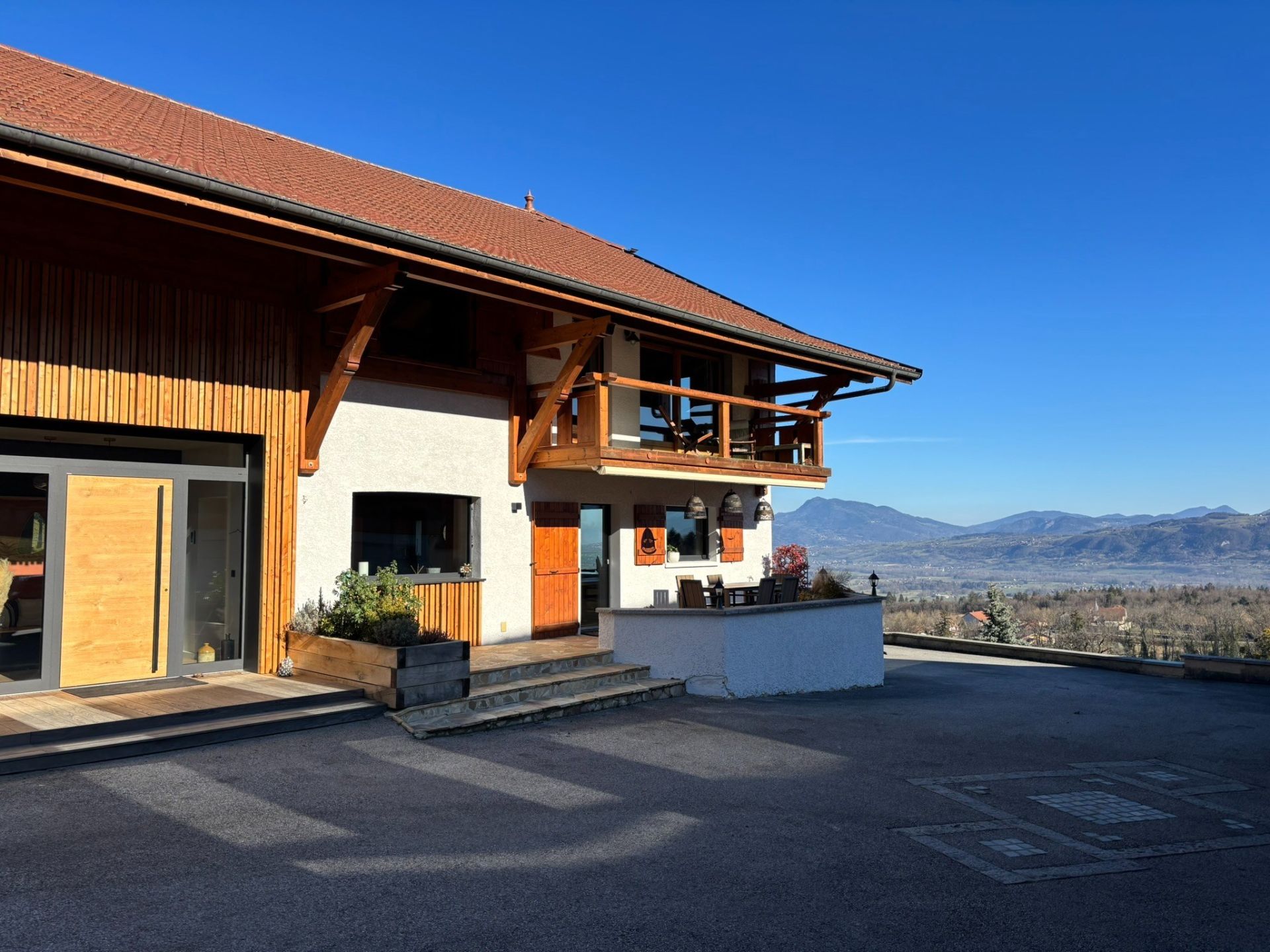 house 10 Rooms for sale on LA ROCHE SUR FORON (74800)