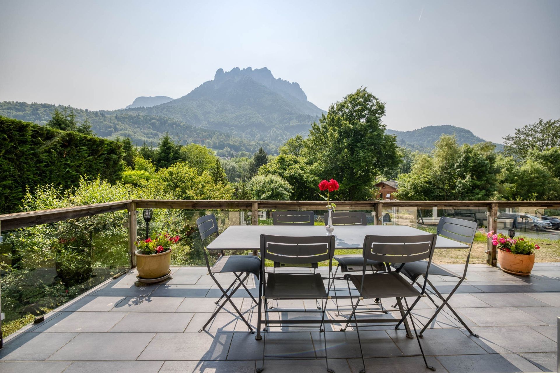 house 10 Rooms for sale on BLUFFY (74290)