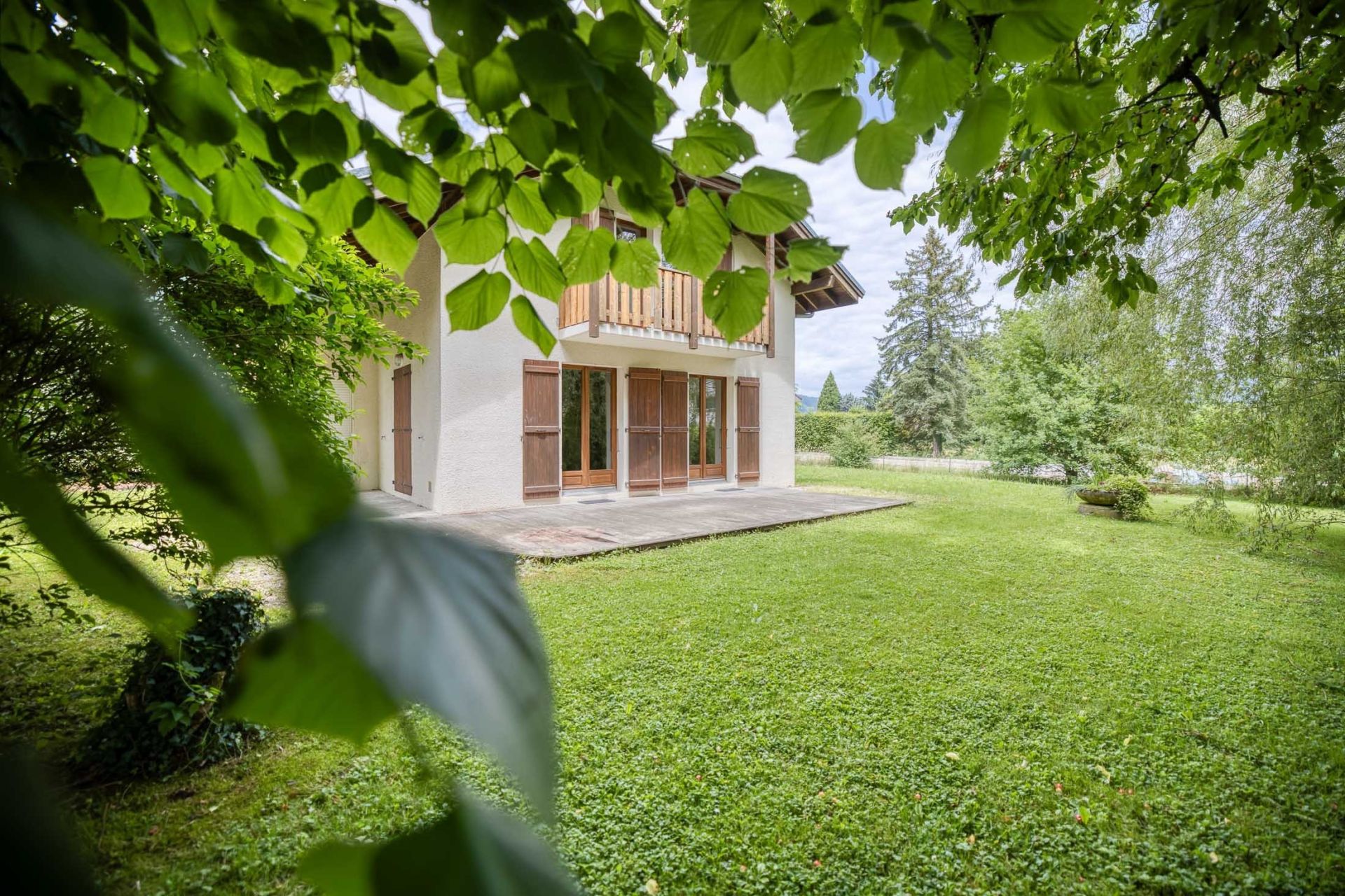 house 5 Rooms for sale on ST JORIOZ (74410)