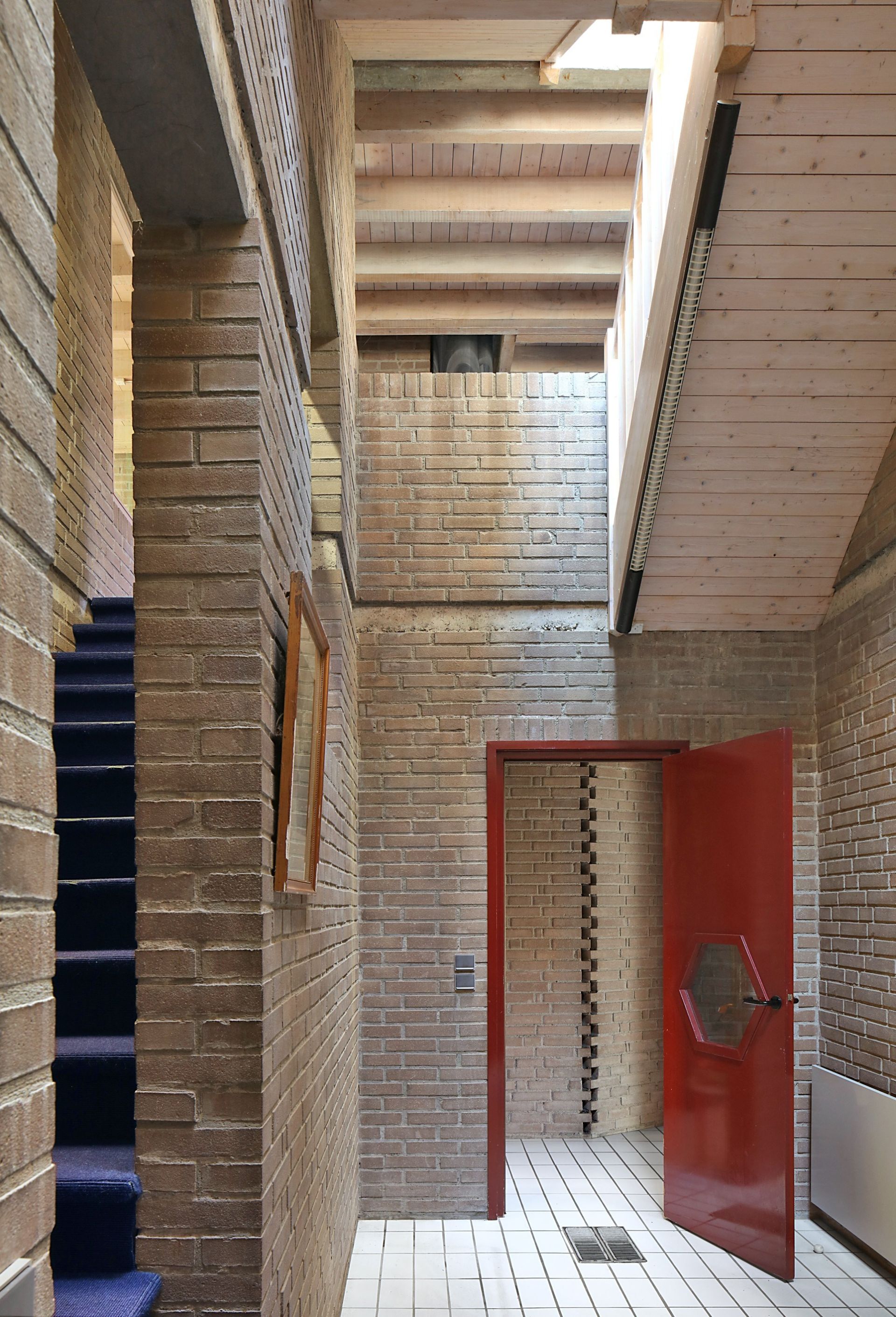 house 19 Rooms for sale on MENTHON ST BERNARD (74290)