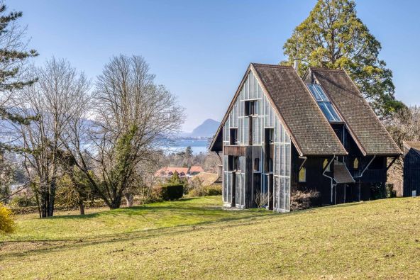 Vente Maison Menthon-Saint-Bernard 19 Pièces 277 m²