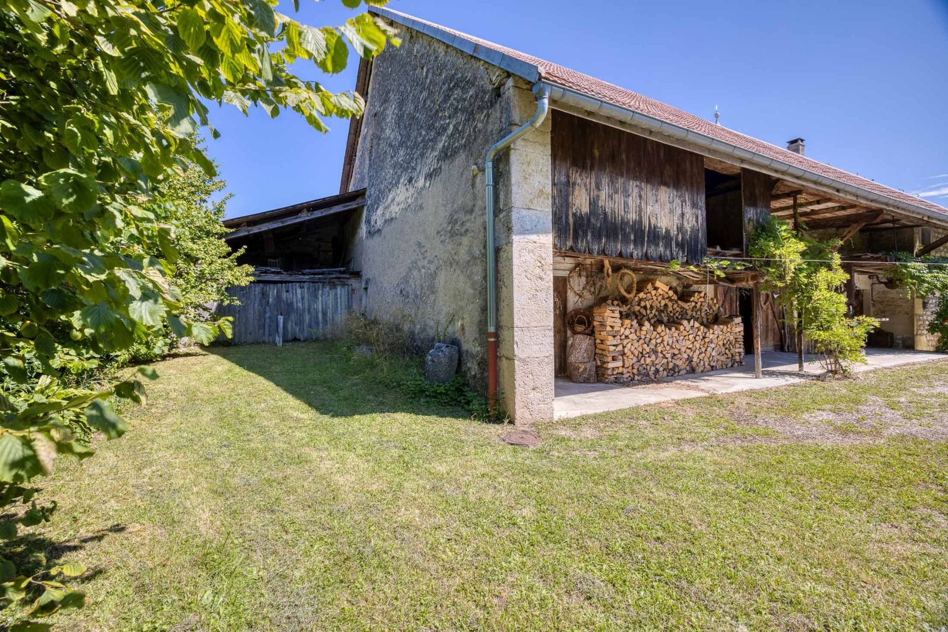 maison 5 Pièces en vente sur VALROMEY SUR SERAN (01260)