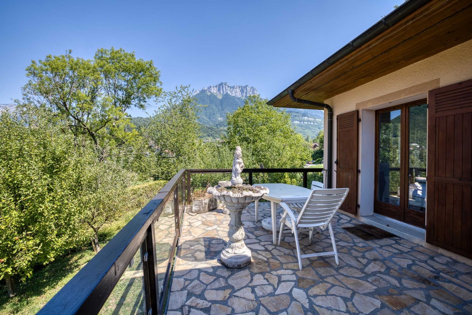 house 10 Rooms for sale on MENTHON ST BERNARD (74290)