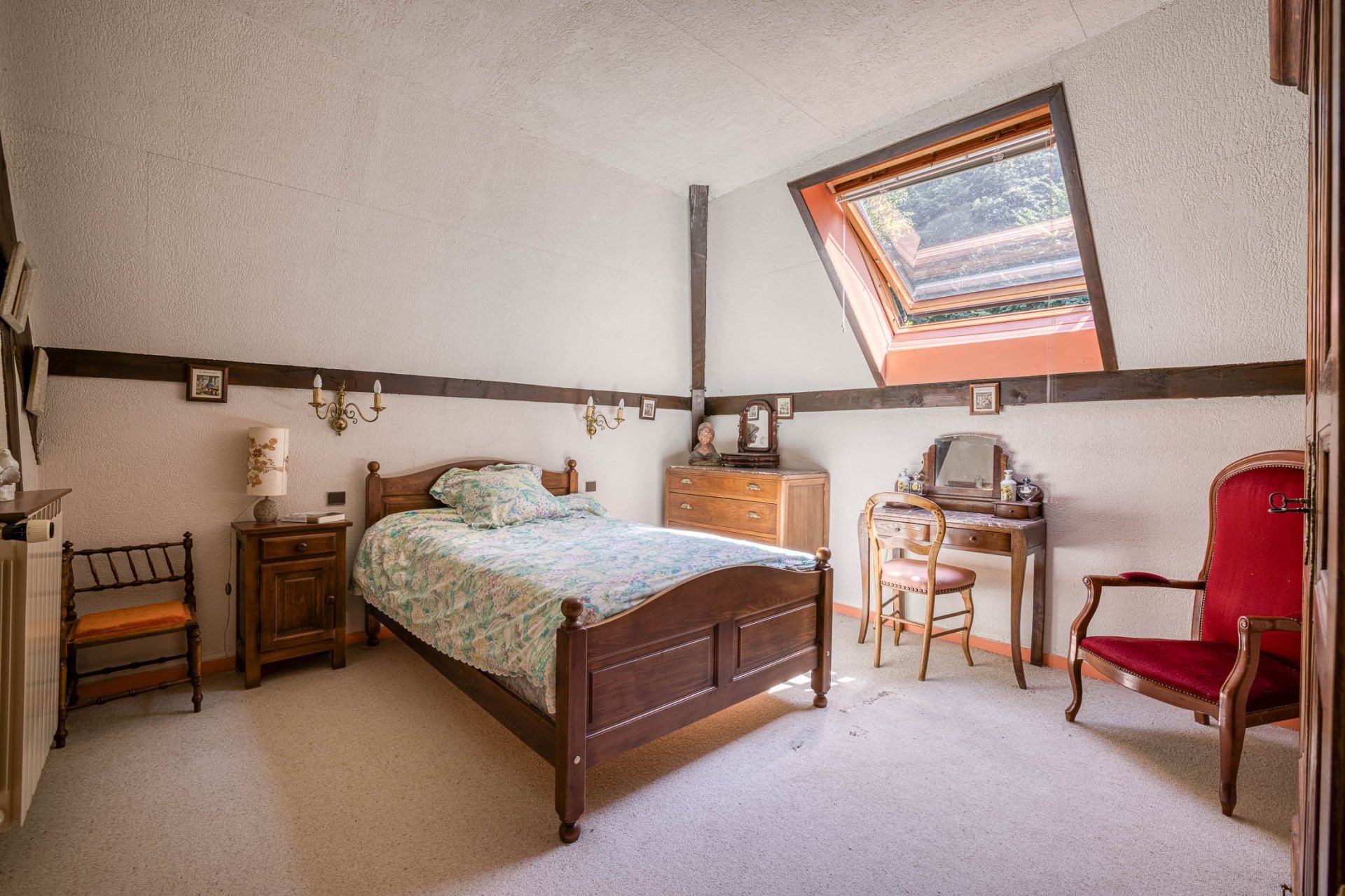 house 10 Rooms for sale on MENTHON ST BERNARD (74290)