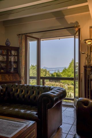 house 10 Rooms for sale on MENTHON ST BERNARD (74290)