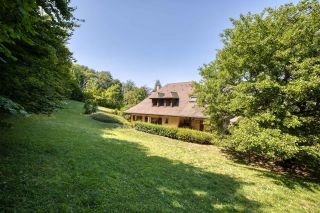 house 10 Rooms for sale on MENTHON ST BERNARD (74290)