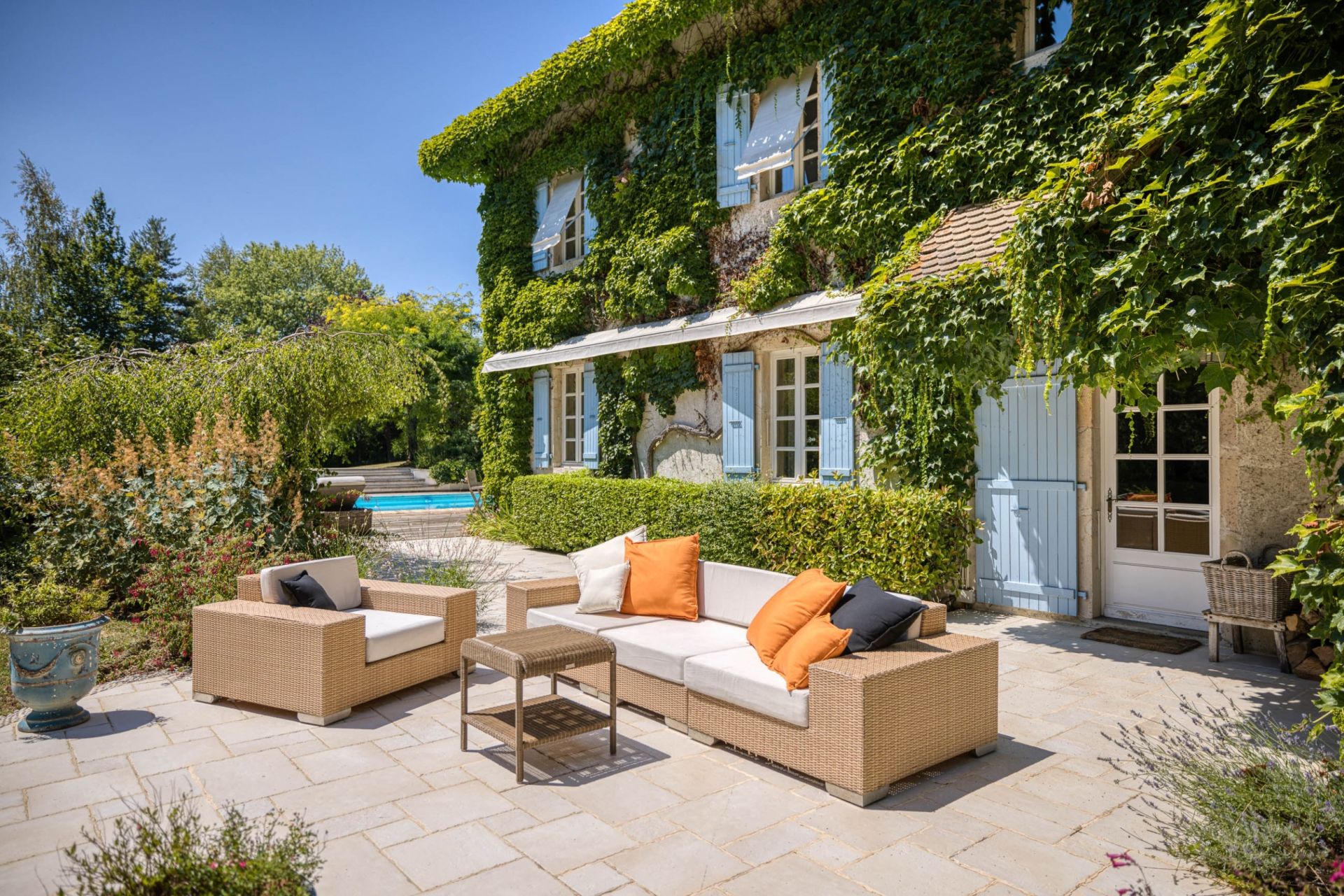 house 12 Rooms for sale on CHAPEIRY (74540)