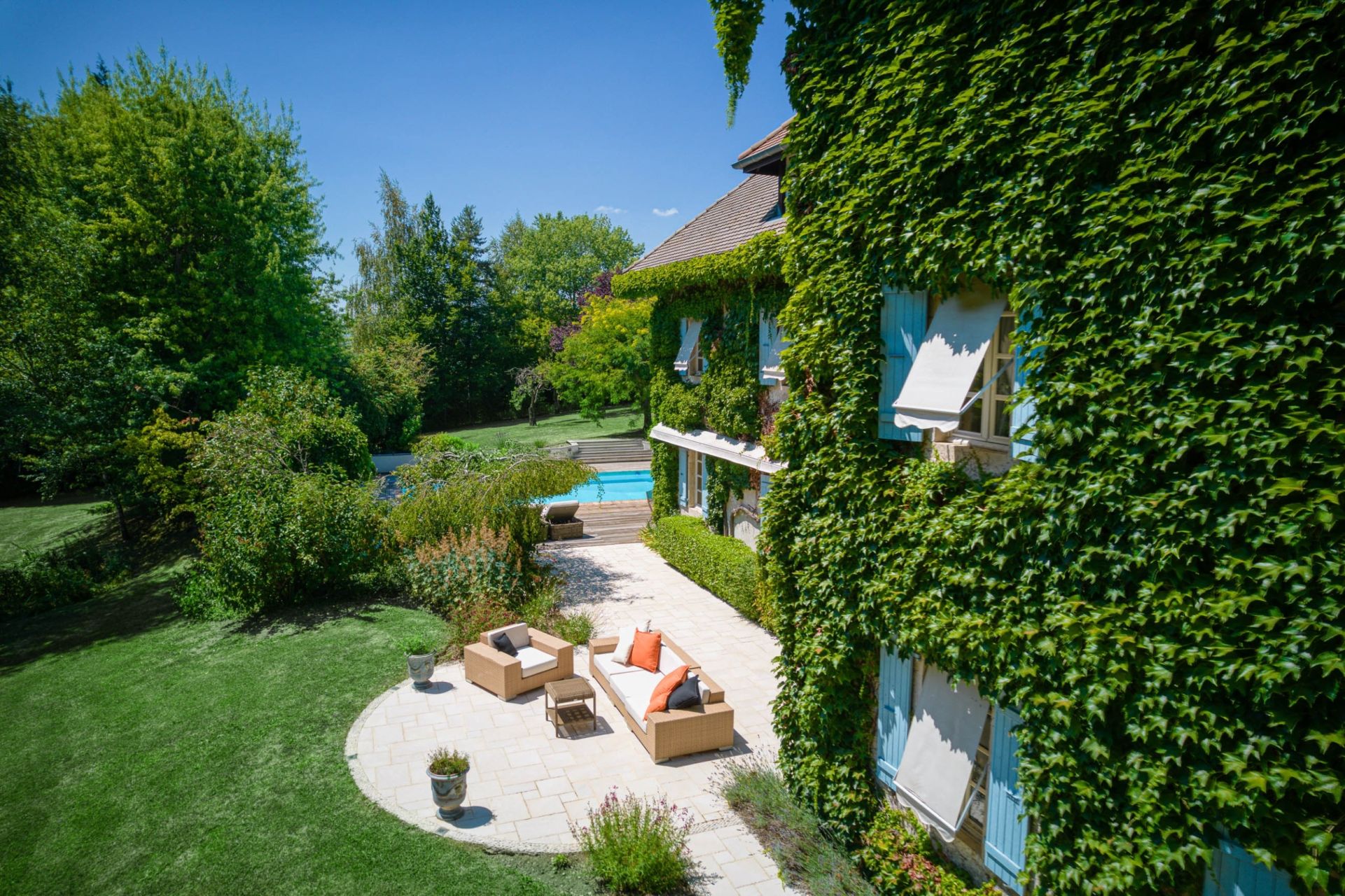 house 12 Rooms for sale on CHAPEIRY (74540)