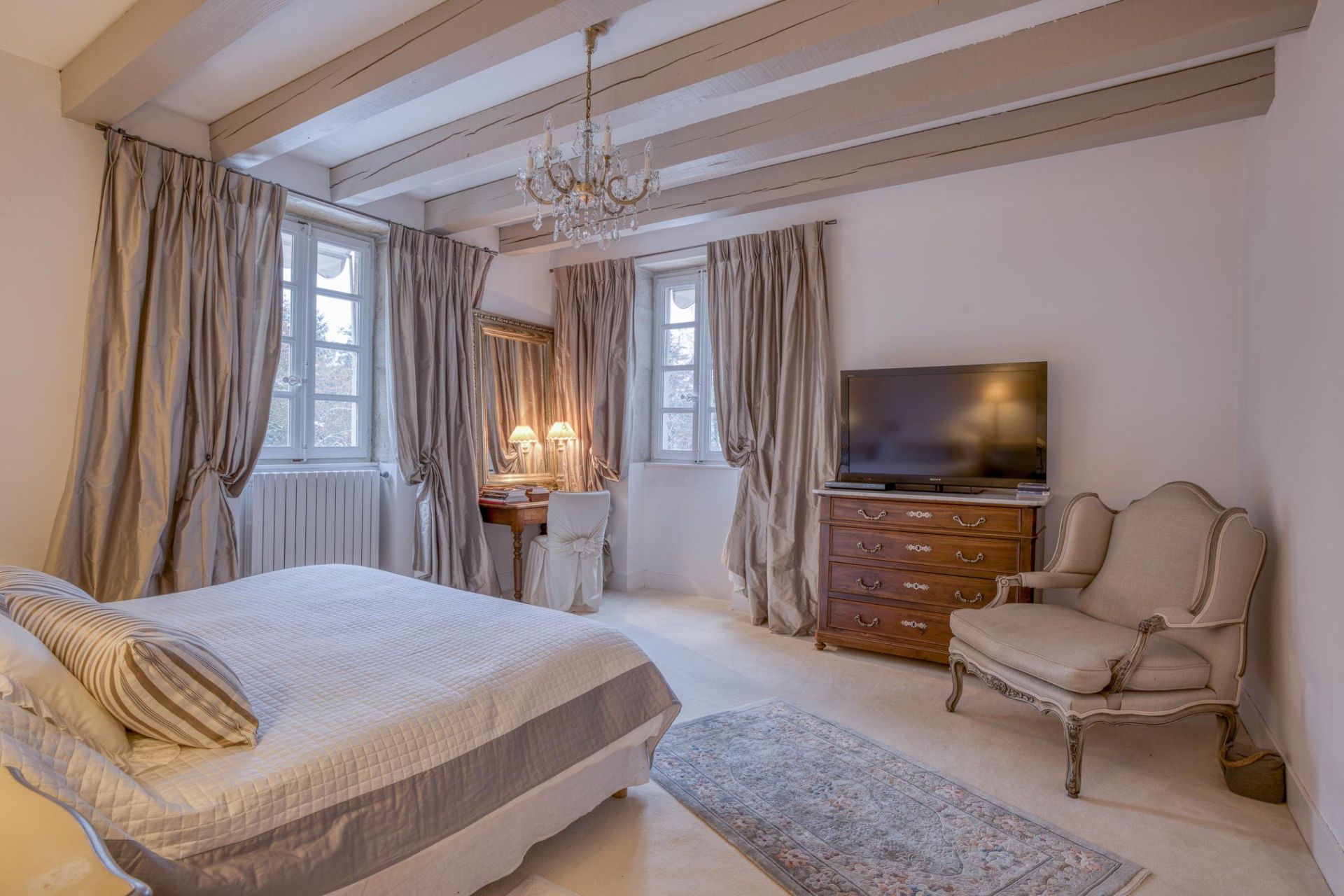 house 12 Rooms for sale on CHAPEIRY (74540)
