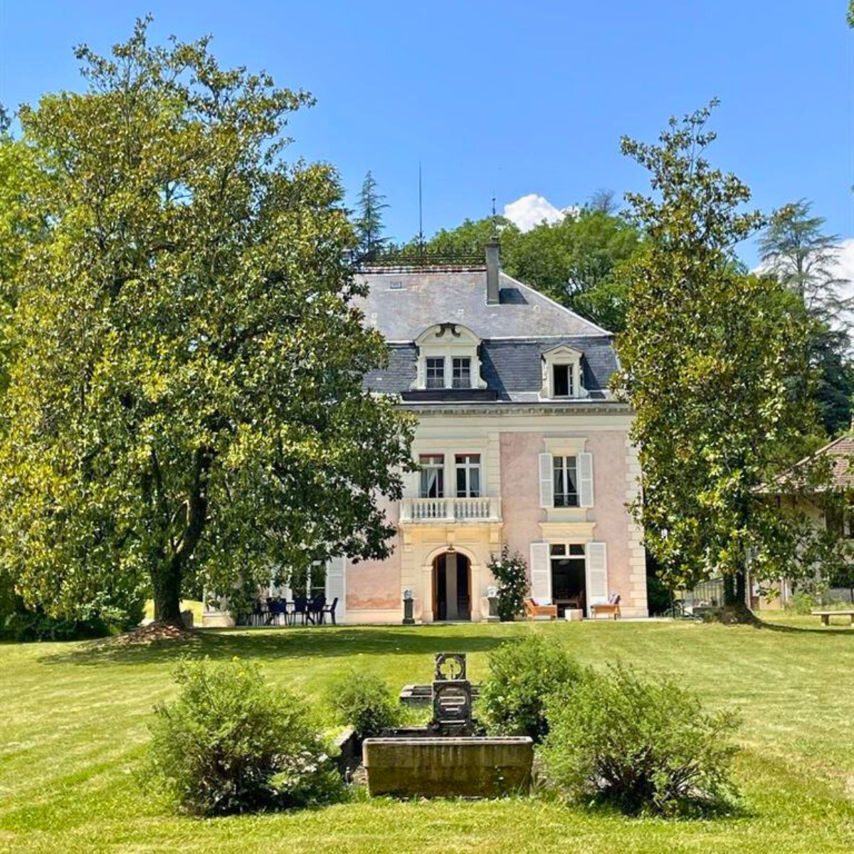 house 15 Rooms for sale on MASSIGNIEU DE RIVES (01300)