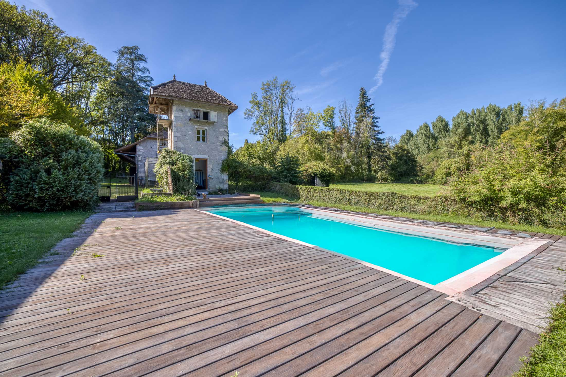 house 15 Rooms for sale on CHANAZ (73310)