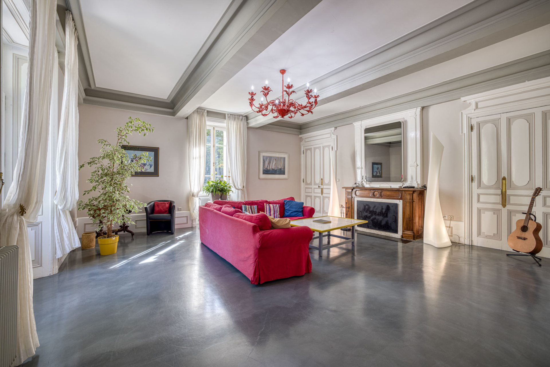 house 15 Rooms for sale on CHANAZ (73310)