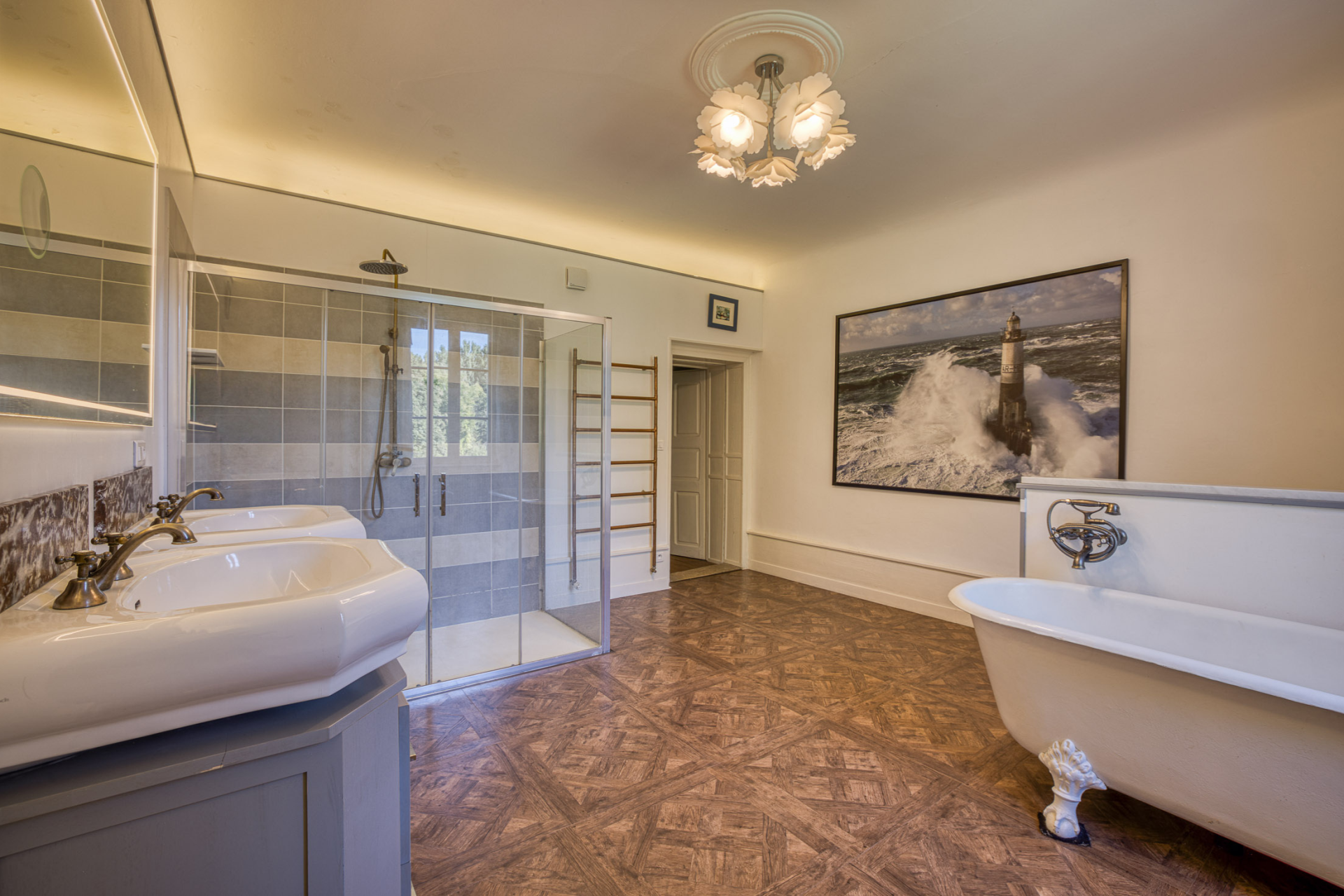 house 15 Rooms for sale on CHANAZ (73310)