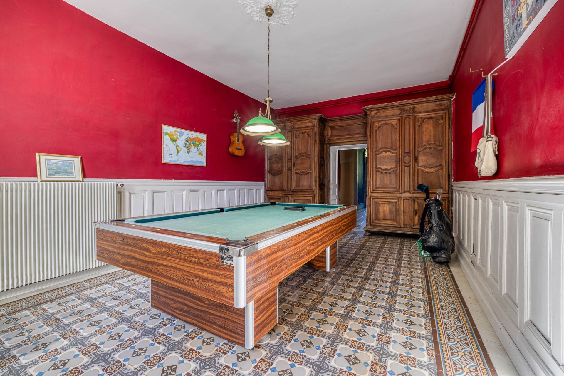 house 15 Rooms for sale on CHANAZ (73310)