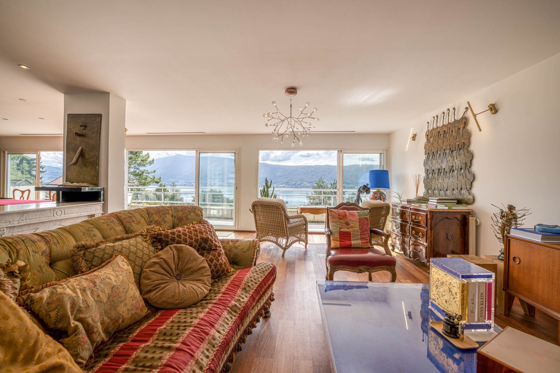 apartment 8 Rooms for sale on VEYRIER DU LAC (74290)