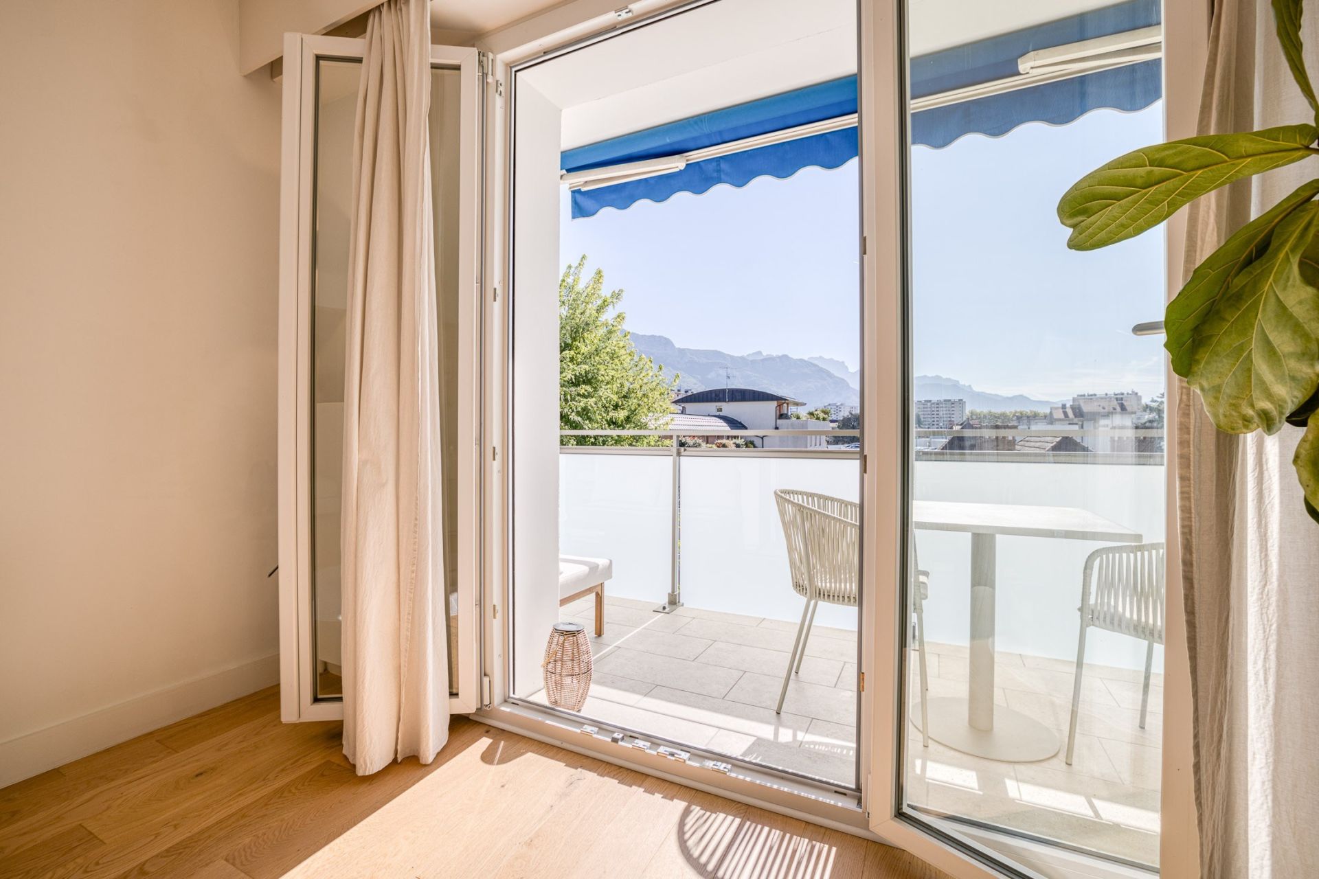 apartment 3 Rooms for sale on ANNECY (74000)