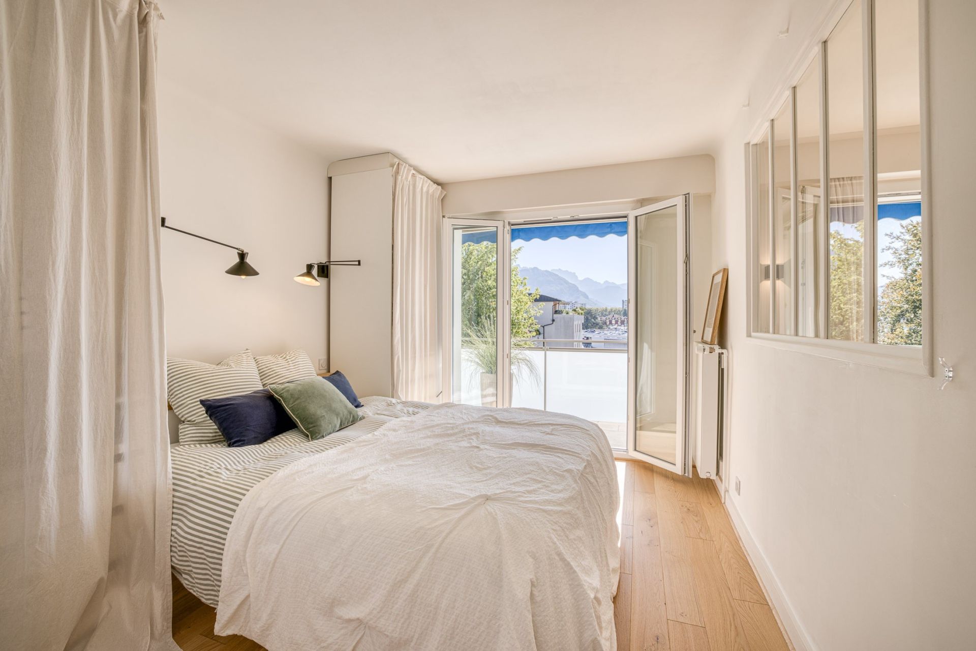 apartment 3 Rooms for sale on ANNECY (74000)