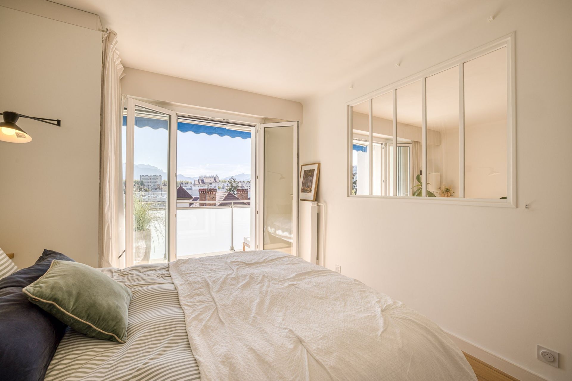 apartment 3 Rooms for sale on ANNECY (74000)