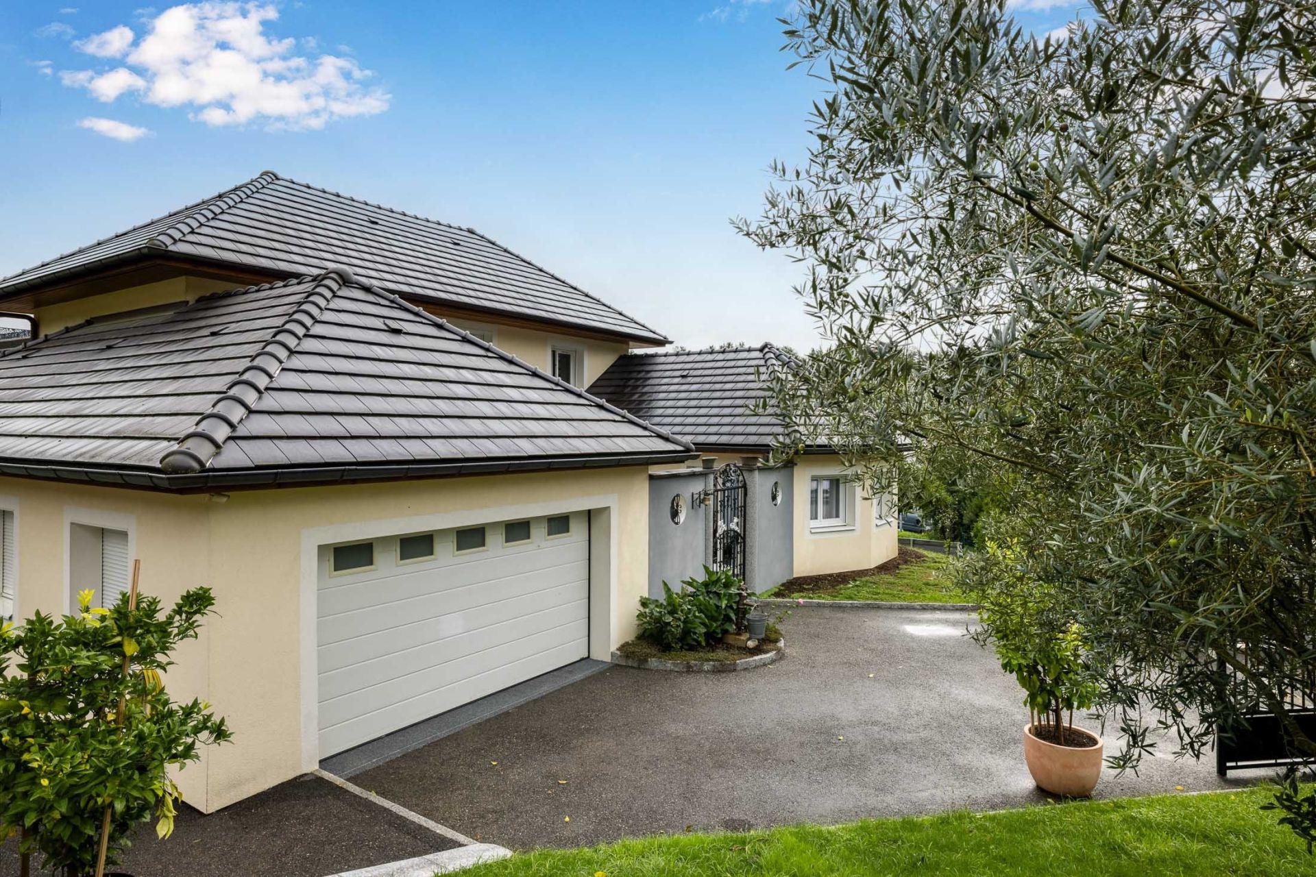 house 6 Rooms for sale on LE BOURGET DU LAC (73370)