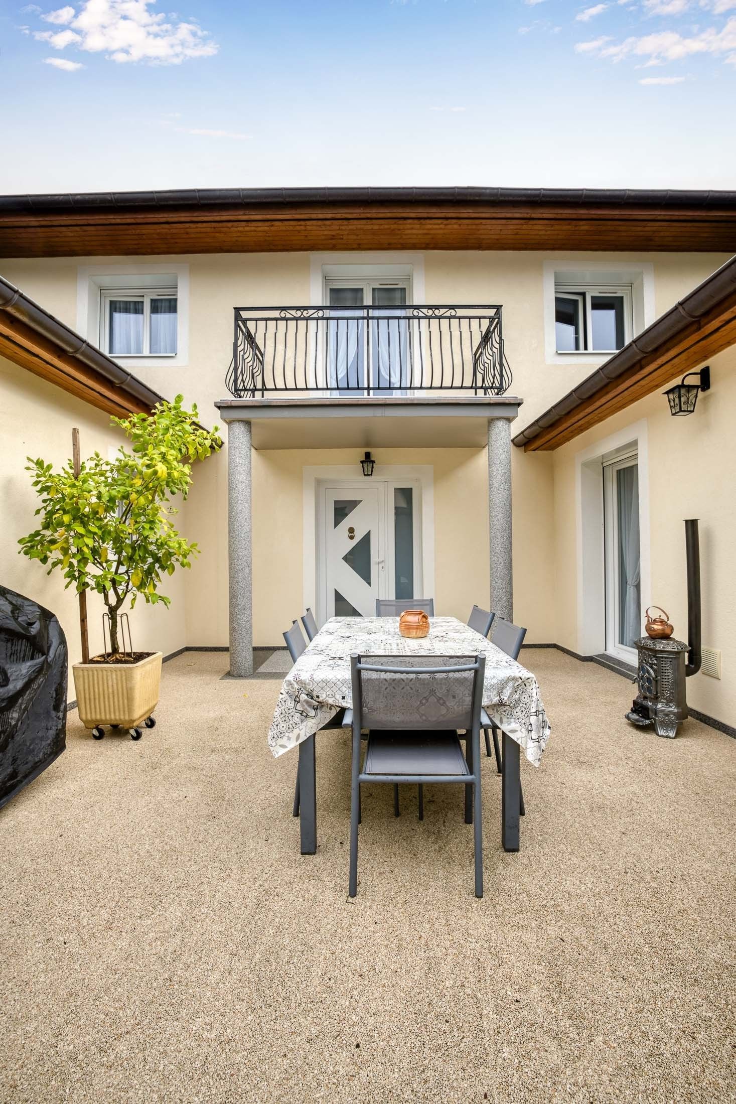 house 6 Rooms for sale on LE BOURGET DU LAC (73370)