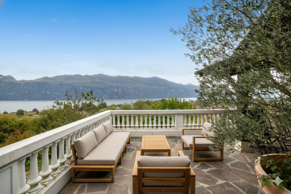 Vente Maison Brison-Saint-Innocent 8 Pièces 253 m²