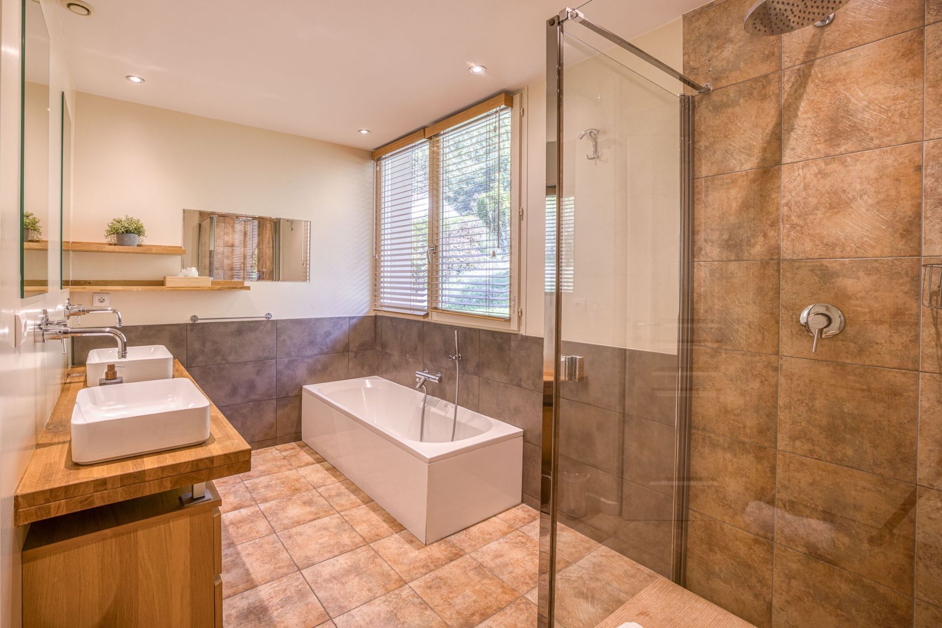 maison 6 Pièces en vente sur VEYRIER DU LAC (74290)