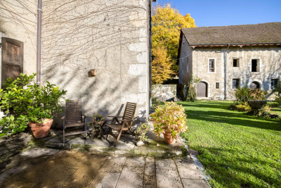 Sale Castle Serrières-en-Chautagne 18 Rooms 700 m²