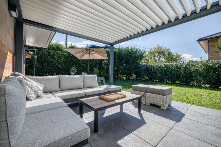 house 11 Rooms for sale on SEVRIER (74320)