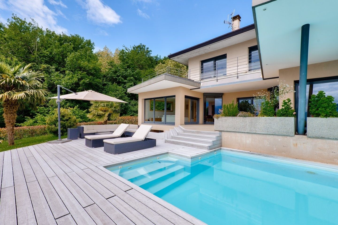 house 6 Rooms for sale on FERRIERES (74370)