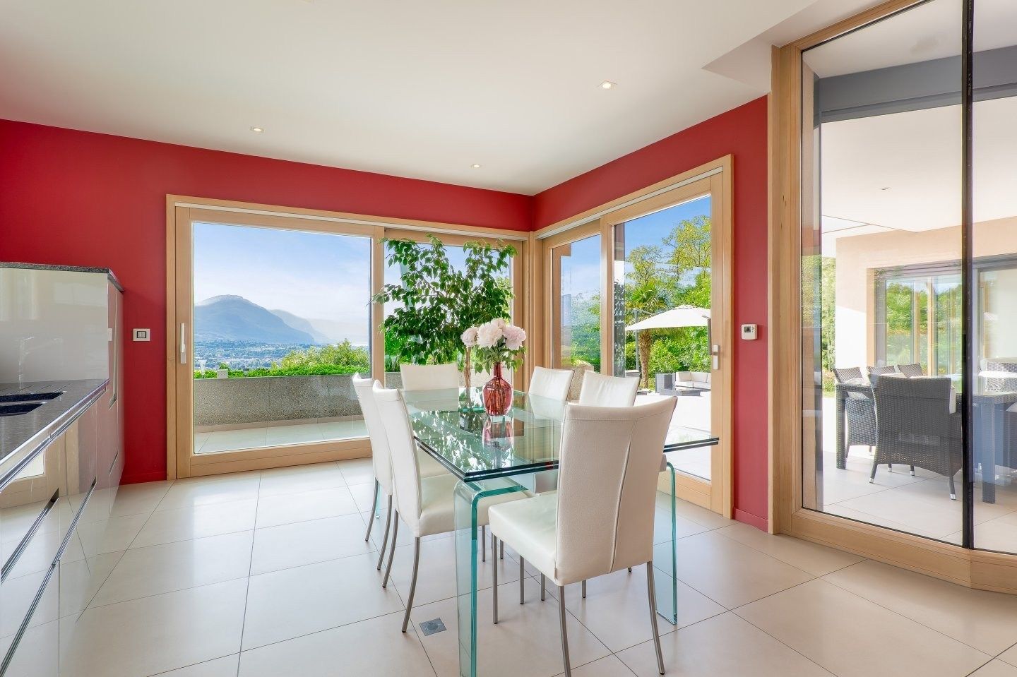 house 6 Rooms for sale on FERRIERES (74370)