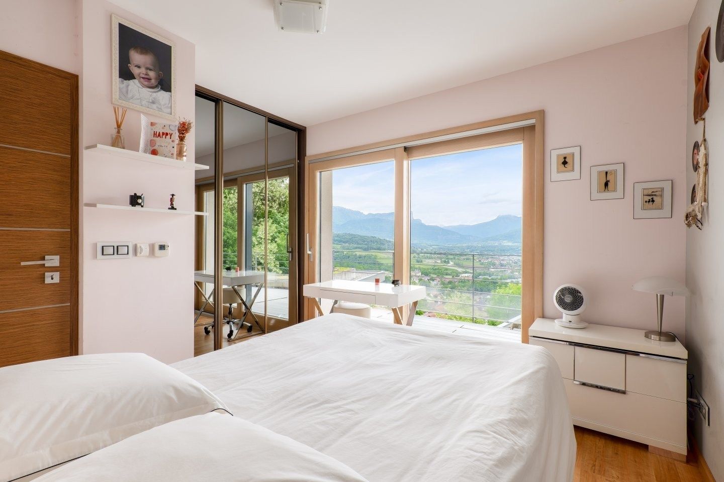 house 6 Rooms for sale on FERRIERES (74370)