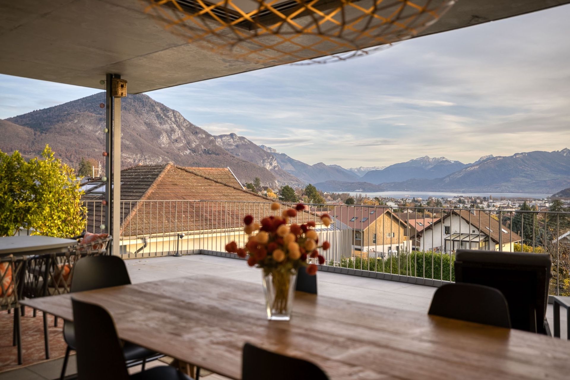 house 10 Rooms for sale on ANNECY LE VIEUX (74940)