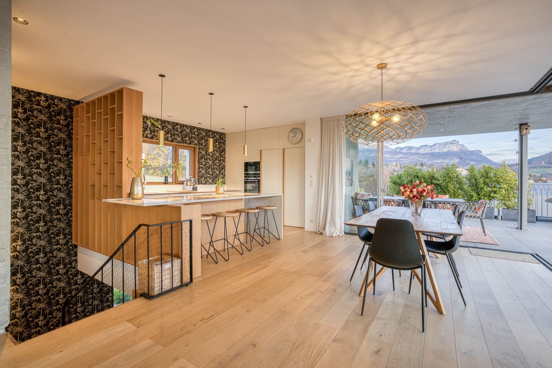 house 10 Rooms for sale on ANNECY LE VIEUX (74940)