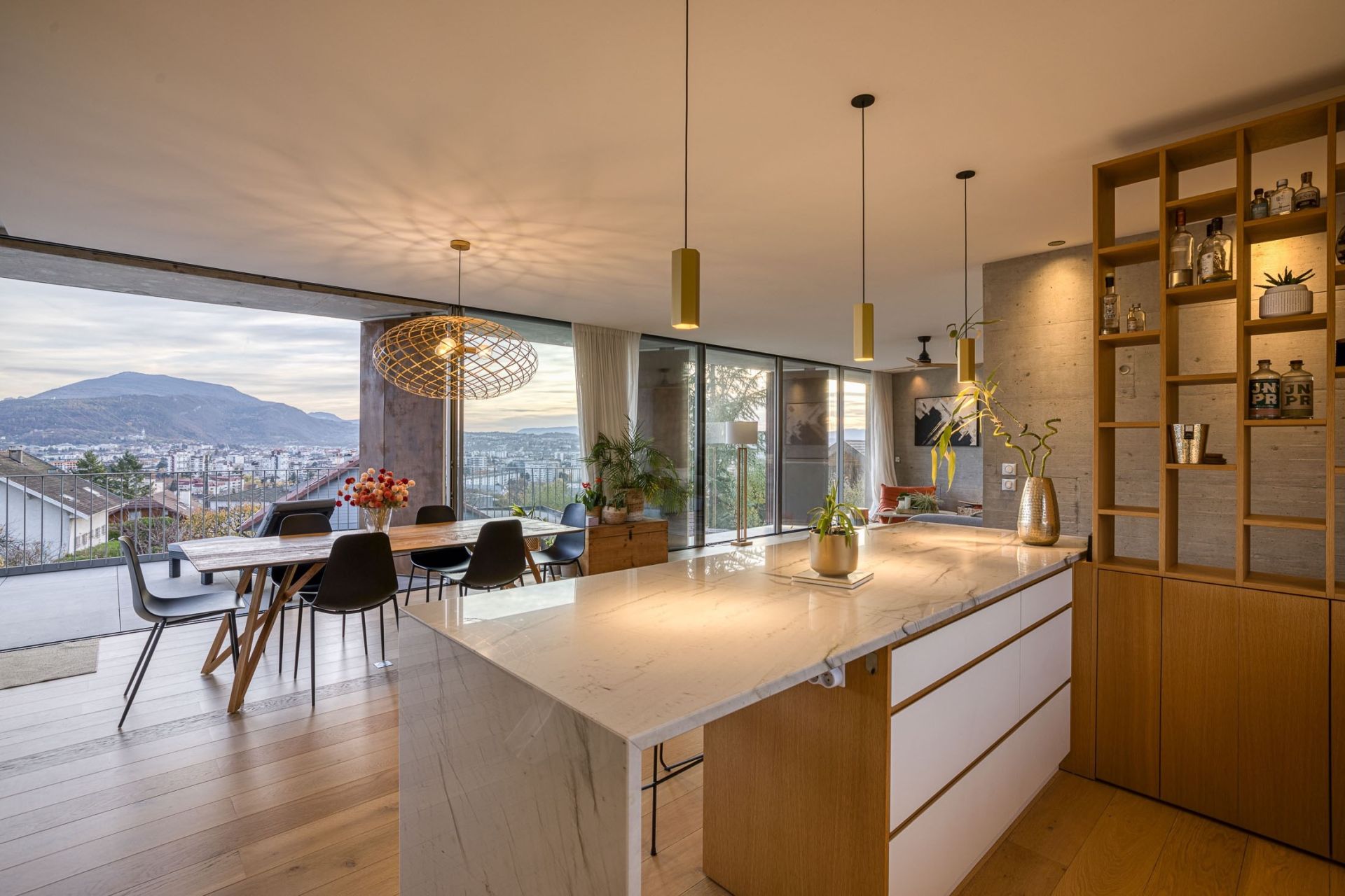 house 10 Rooms for sale on ANNECY (74000)