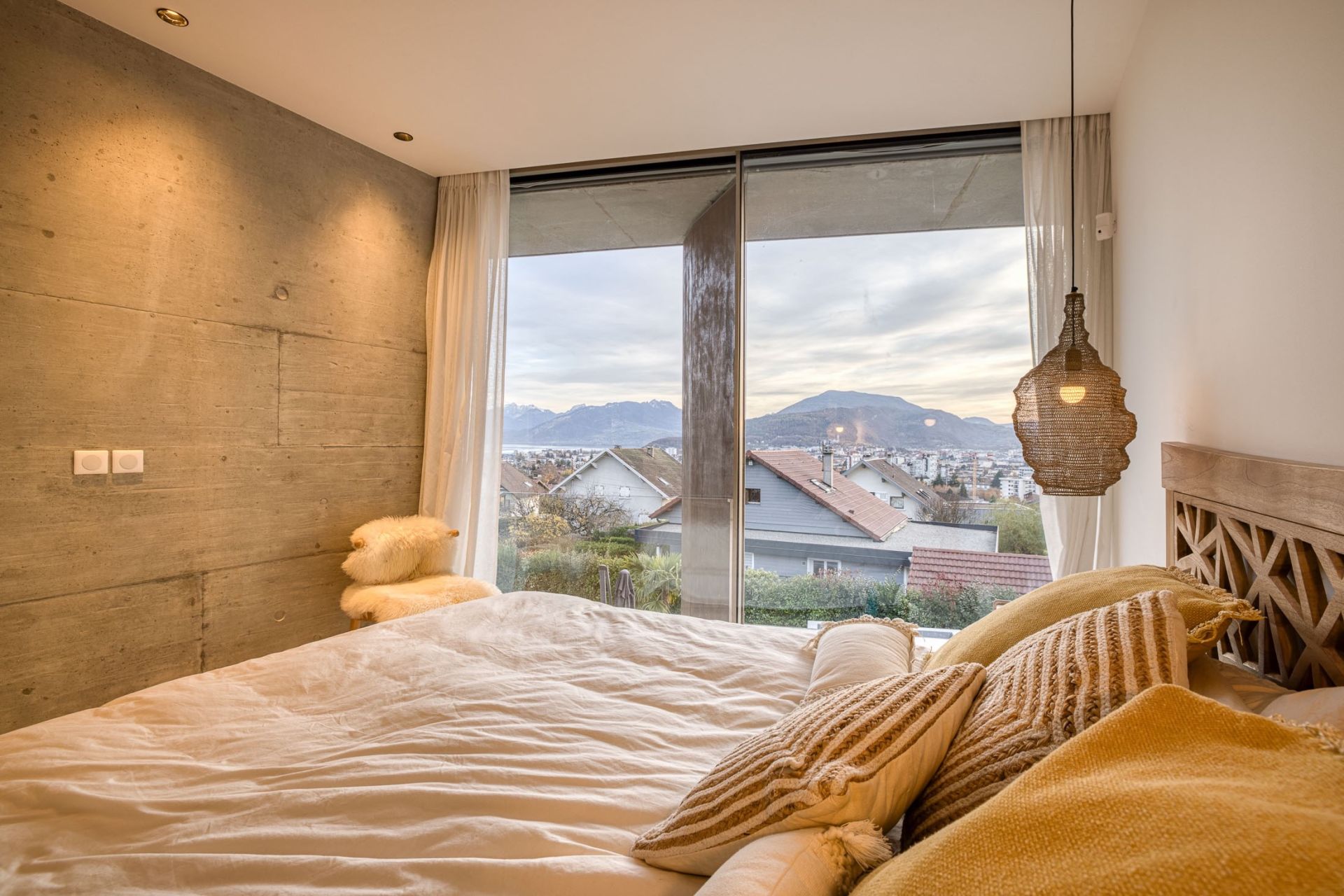 house 10 Rooms for sale on ANNECY (74000)