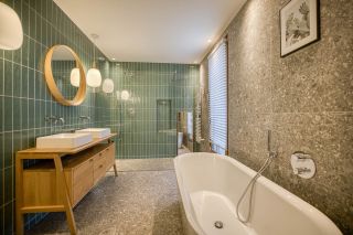 house 10 Rooms for sale on ANNECY LE VIEUX (74940)