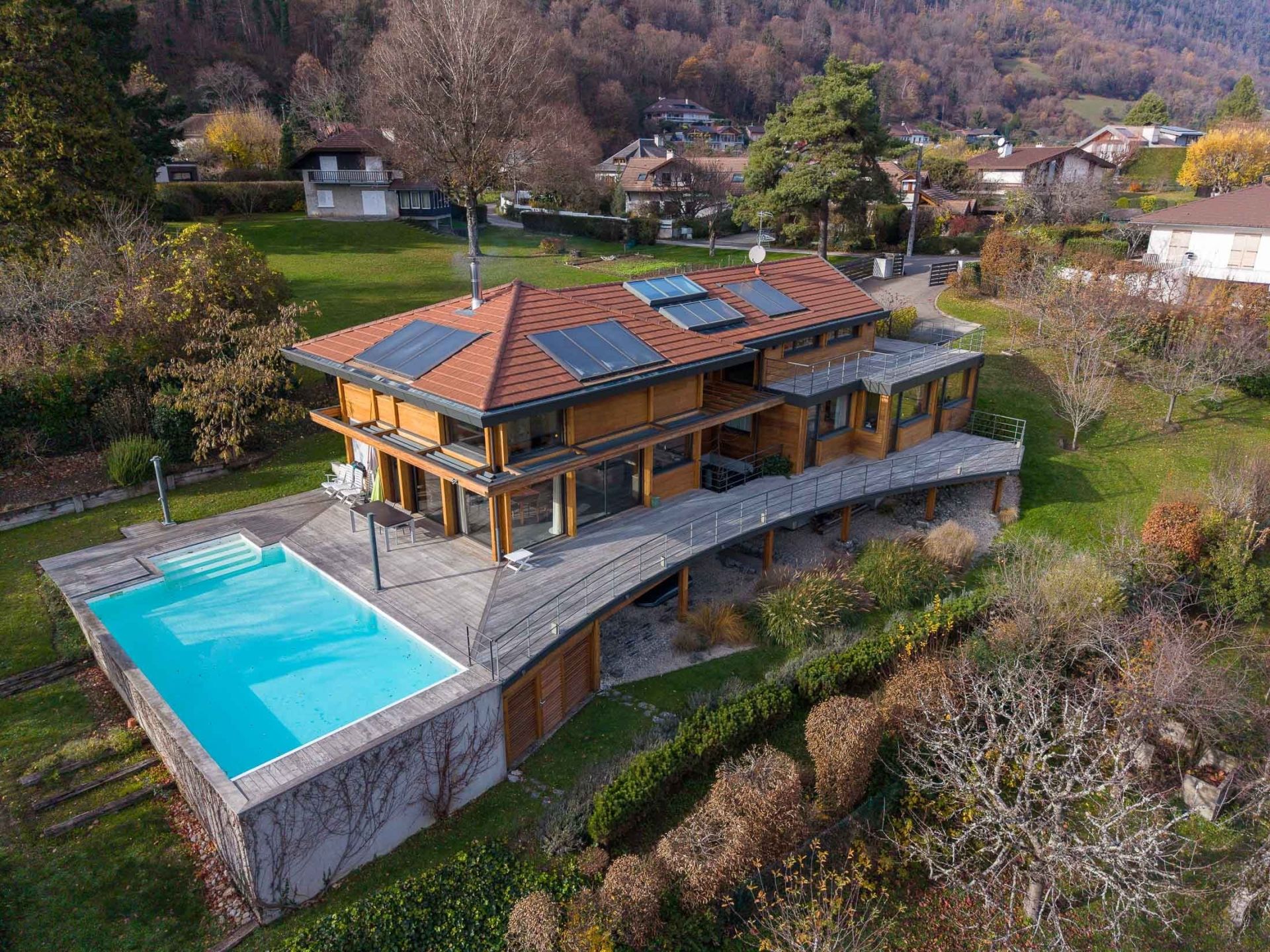 house 7 Rooms for sale on SEVRIER (74320)