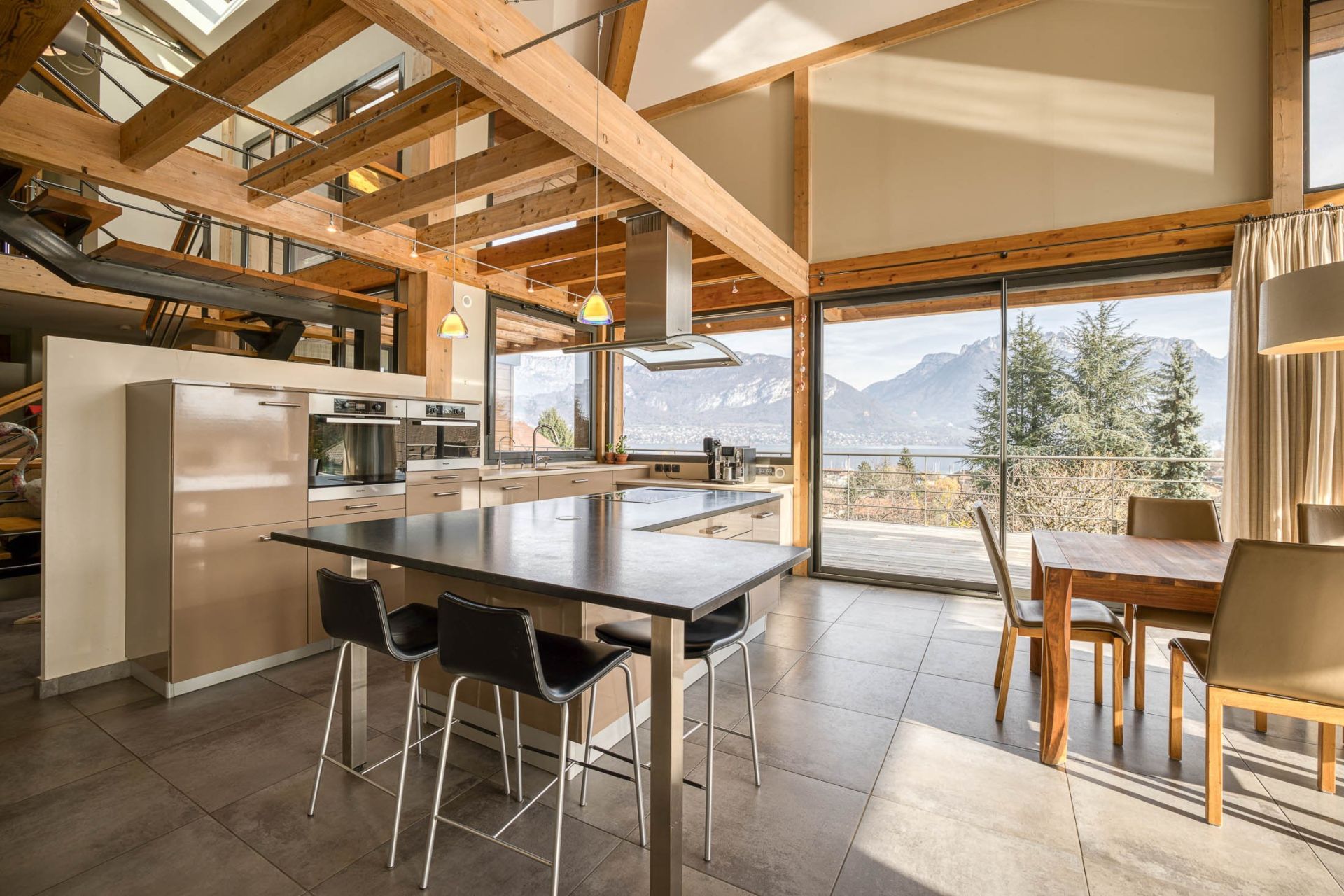 house 7 Rooms for sale on SEVRIER (74320)