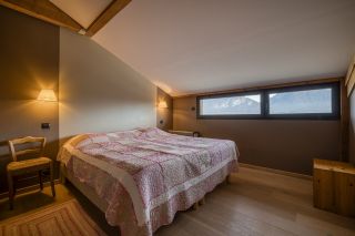 house 7 Rooms for sale on SEVRIER (74320)